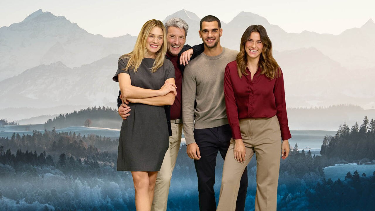 Group of pepole smiling at viewer